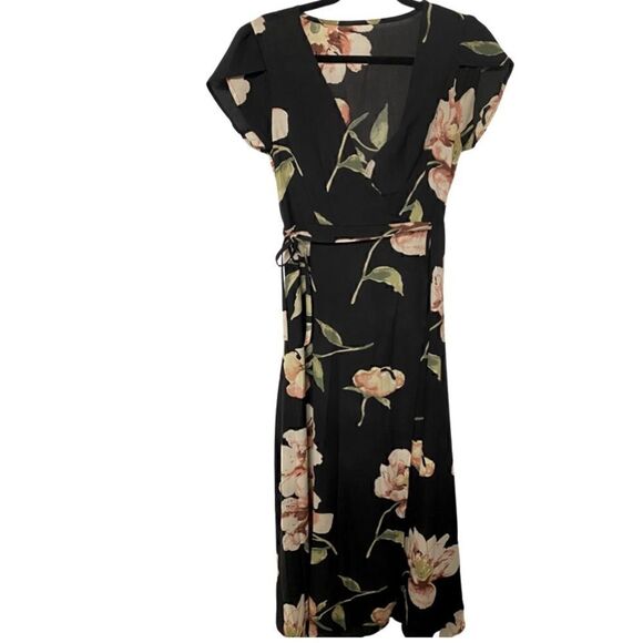 Black Maxi Floral Dress - Picture 4 of 4